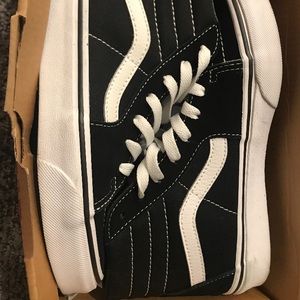 Vans mid top blk- sz3 (women’s 5)